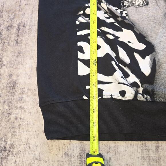 Billie Eilish Hoodie Mens Small H&M Divided Graphic Pullover Sweatshirt Pop Band - Picture 7 of 11